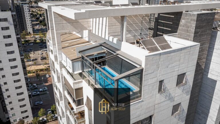 33a3eca7-e35b-4df2-bdad-a04cf9274bfb