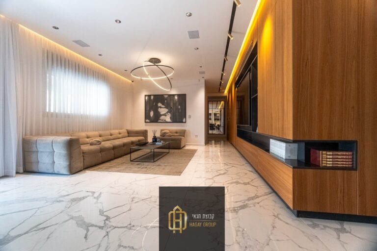 818eded6-9c26-4372-b334-1c6e9336866c