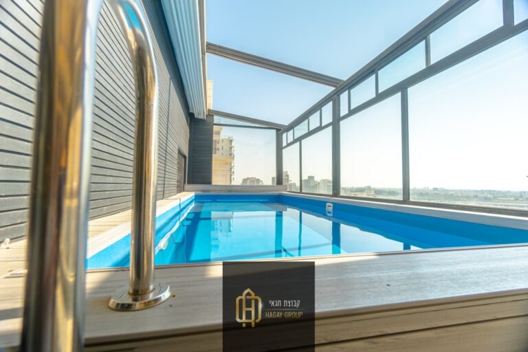 e1a83393-c043-49a8-8319-8b2dac8596ea