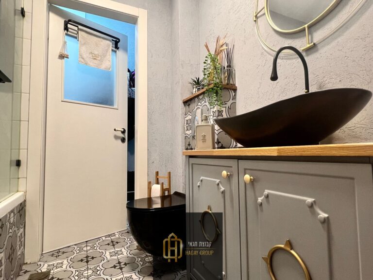 074dda42-865d-4142-85a6-f222f2265724