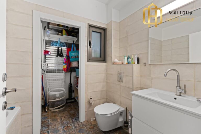 deca0ef0-8d50-4375-a6c3-c3d7eb43d3a8