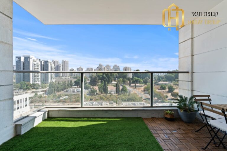 e2196b4a-1c91-4fd5-bb34-fed132453f08