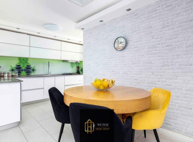 50fd88d2-ec1e-4f74-8ce8-f8cf9bf6a5f7