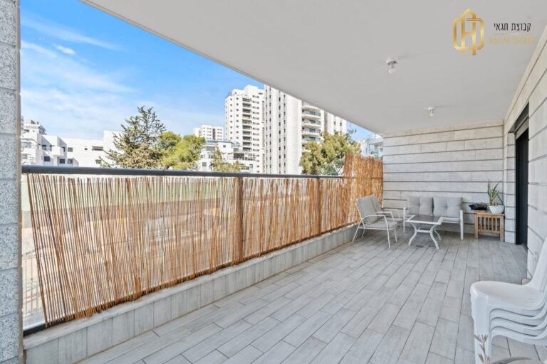 042a7255-21fe-401f-b6fa-9e365196af9a