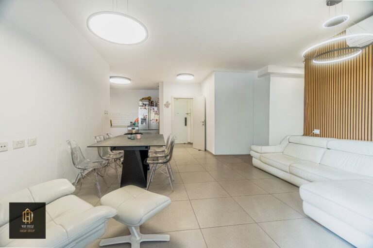 2f5037a9-1c02-4e22-be7a-8a42a017a7a2