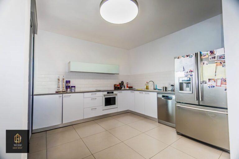 3abb4169-be8a-4ad8-b910-cef4f8f85513