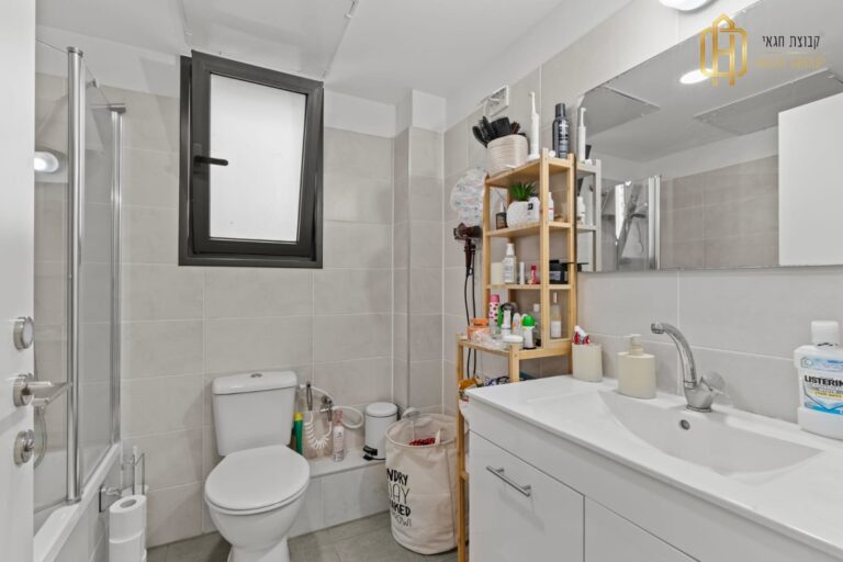 9612c8a8-8748-4a1c-b441-b09fd95e13ed