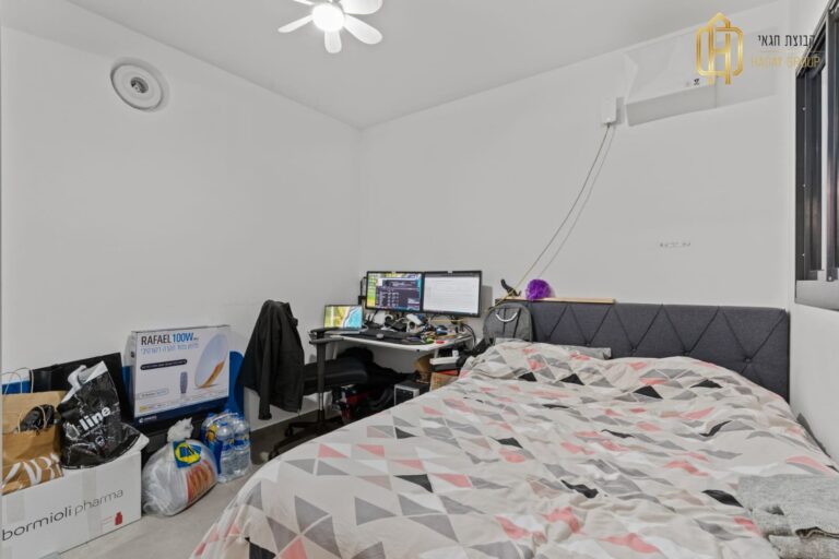 abf12f2f-aa4f-44c7-b2d5-df8ae6934896