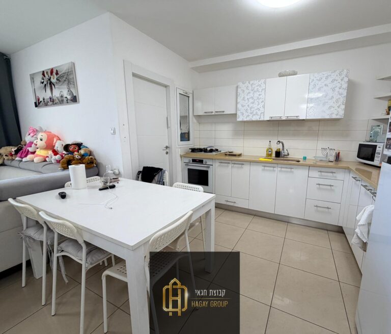 b13760de-f1de-4462-aef7-5944f1c014b0