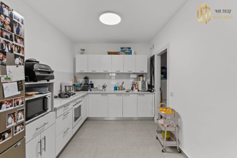 b6153601-41fe-4898-aa91-730b4a8b2032