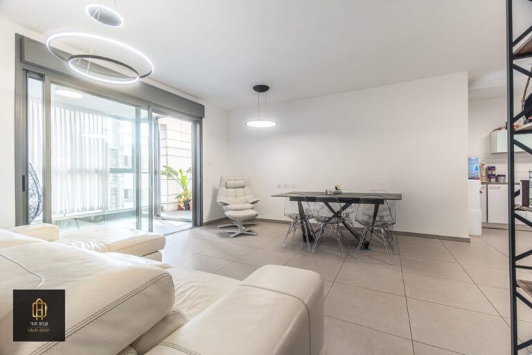 daf34de9-2ea3-4493-94b9-9c7dc79d2212