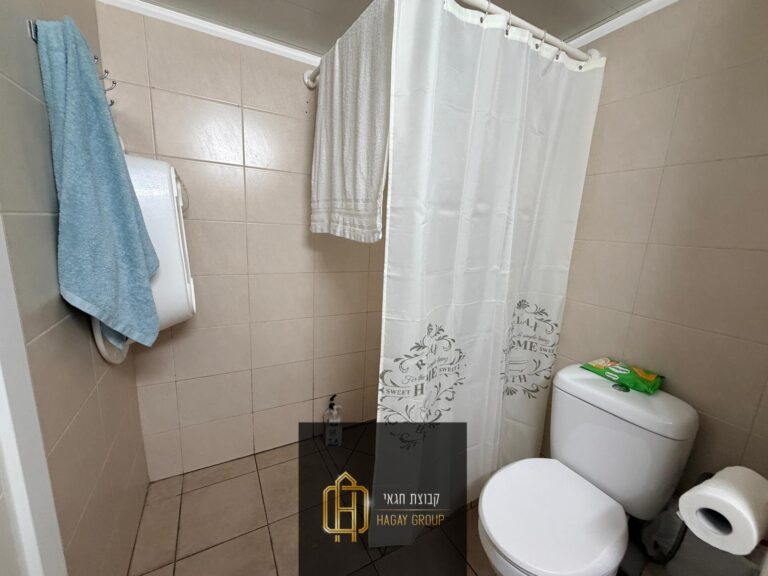 e0cbba63-be64-44ee-b879-2b918ae90fa8