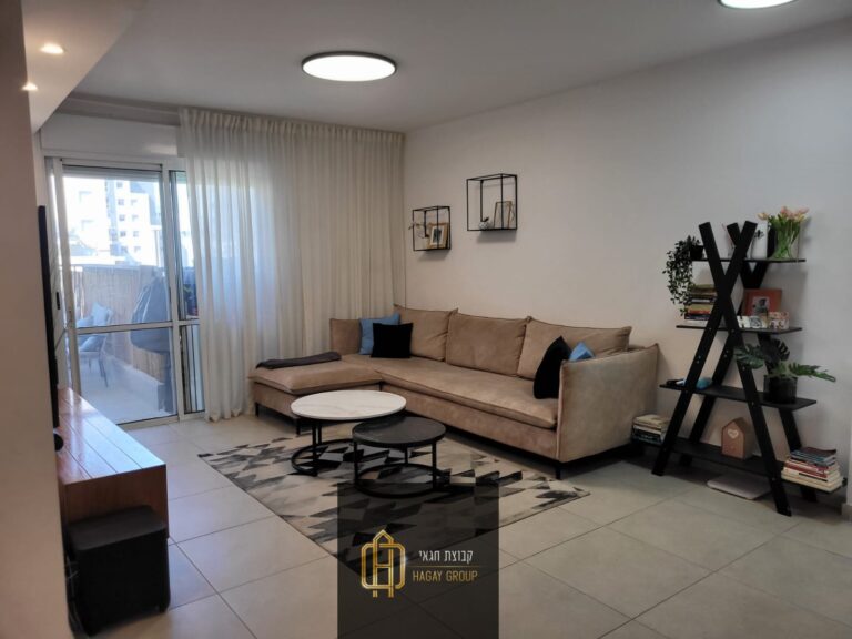 216b8e8f-6607-44f1-8764-895a330aab3b