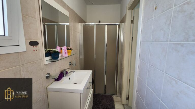 2b7f4fd1-0a63-48b2-b3a5-2ccd245cd5d6