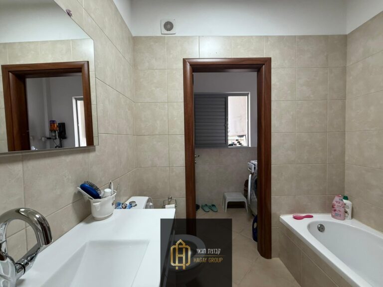 420ef6ad-b09b-4716-9d2b-ce6936eef662