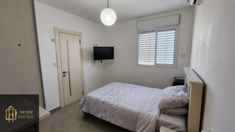 42c8449c-72ac-4672-8541-67e78c5df698