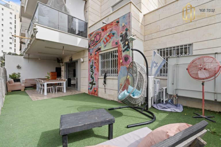 4c0b0037-e619-4bf8-b322-9cf9d401985f