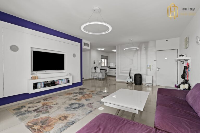 56795cb7-8068-4934-a487-4bec773e172a