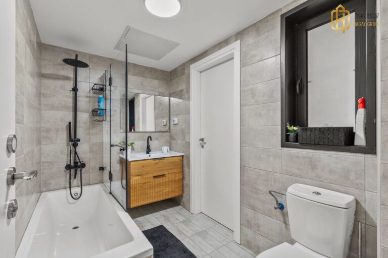 6b4b3741-1efb-43dd-8c00-72d508b0ba78