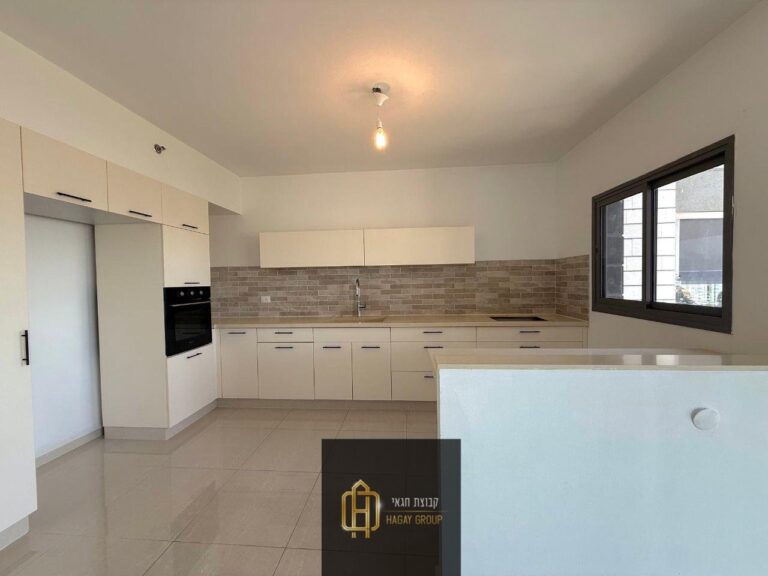 a4276f6e-21cc-43f0-a5db-f825cc343ea6