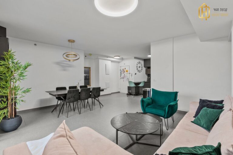 af3a175b-722b-4118-bb8c-37888d24ee75