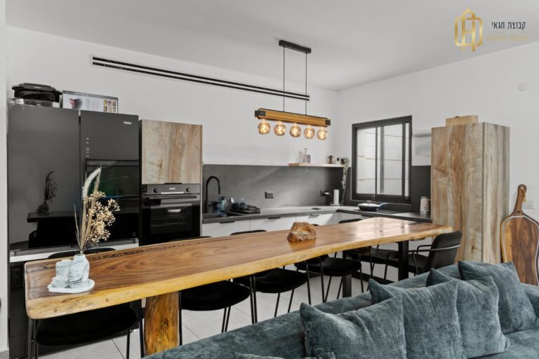 b567d76d-0f3f-459e-8be2-794719d811e6