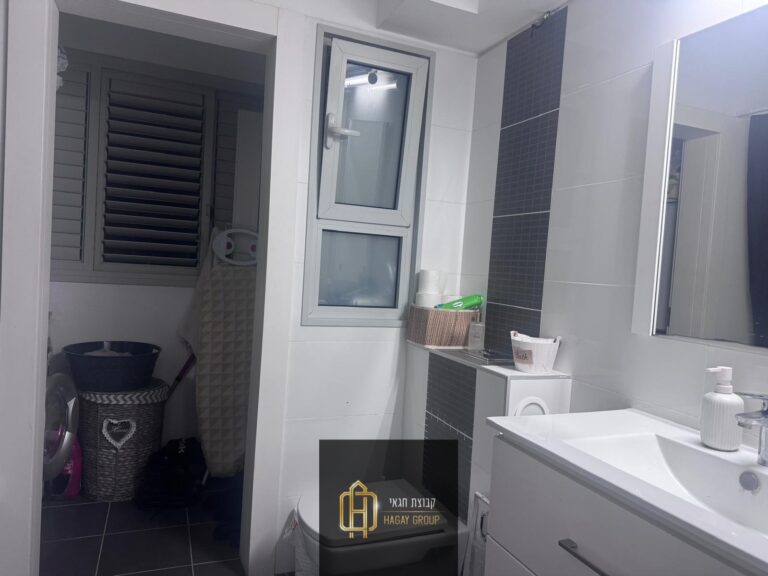 bf72dad0-a7e2-4842-a45f-45b084bda1ef