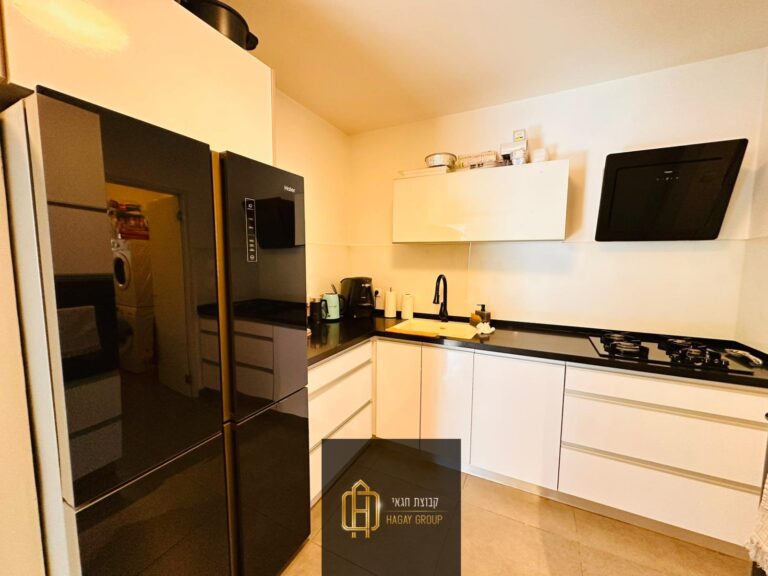 d37f8310-3603-4351-bbed-53a647bbcbe2