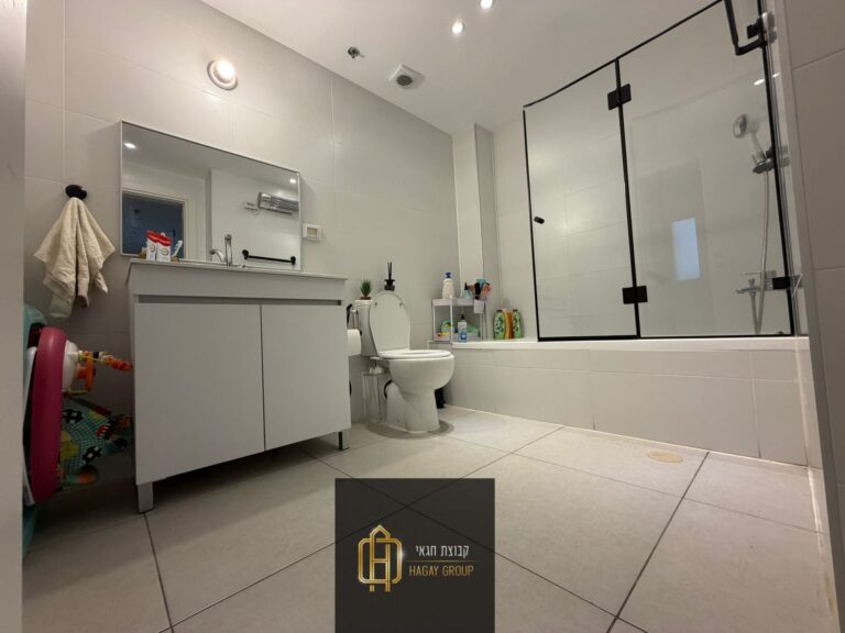 ee39a6e3-10d8-4877-96c4-f3034849d2e7