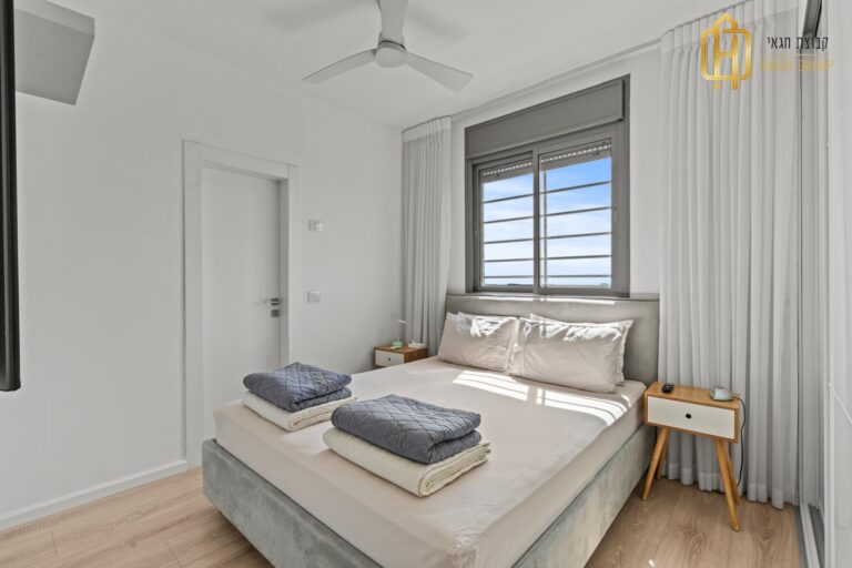 0c4df0c9-d4ef-4ced-9c7d-15067eee4930