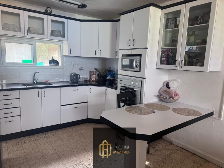 1c869a43-2fcd-424b-baac-1fae36eb3c52