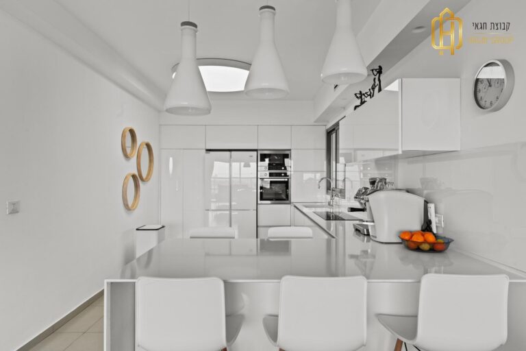 262eb780-7e81-477b-8081-40a1a247760c