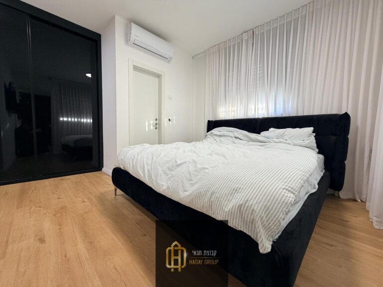 8ba2cb5d-bcaf-4067-b723-11958a39e452