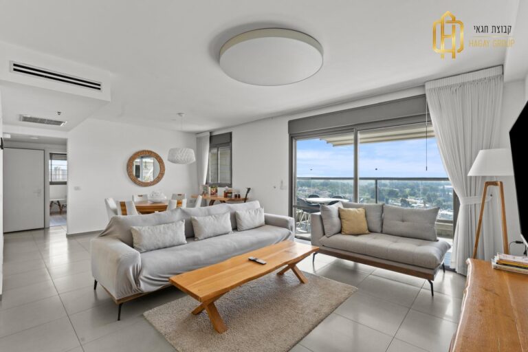 b5fd9761-d64d-4d76-9e8a-4daf45d7bed3