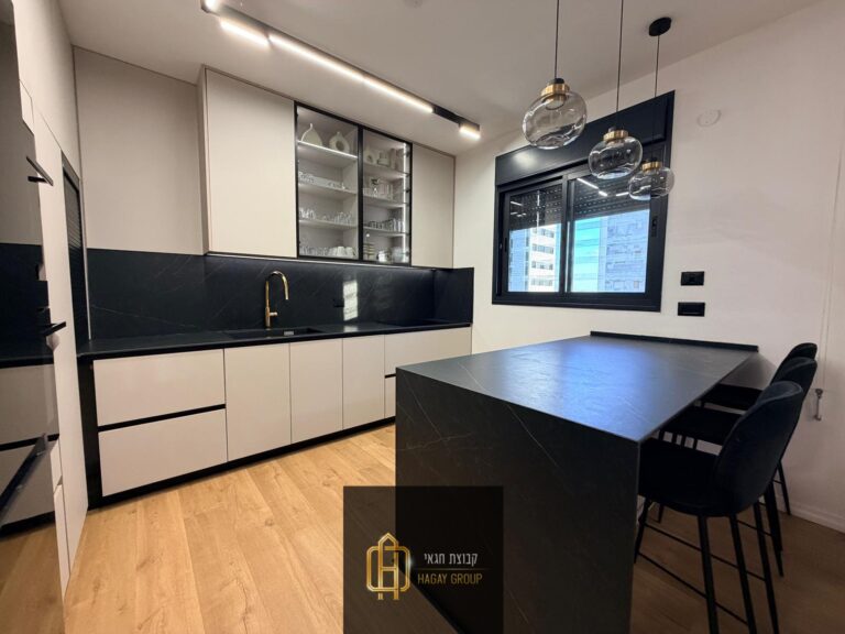 bf8f8c08-2f46-42f8-9b80-3571dc153639