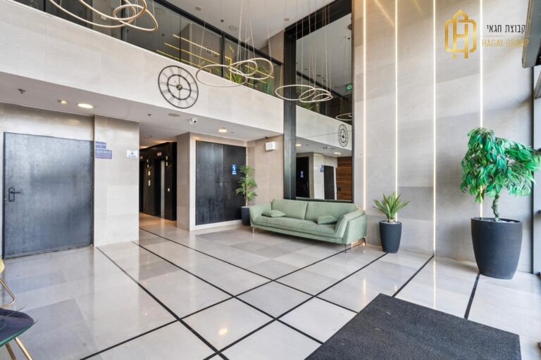 f355c4e1-5c3c-4efa-8595-04169e48fceb