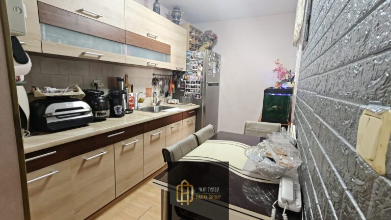 04a5ad43-15ff-4fe1-9b13-7838ec306fd9