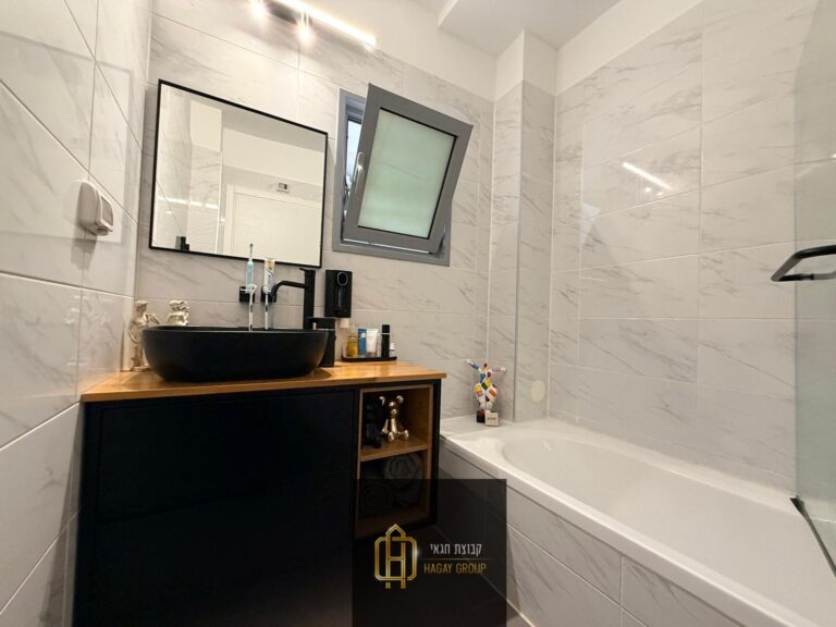 070cdf43-fa0e-4b7f-bc7f-9b3ee91ecc44