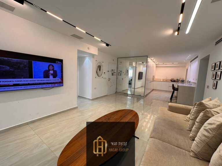 0a850d14-bcd0-4cf7-8693-e4faaef56c46