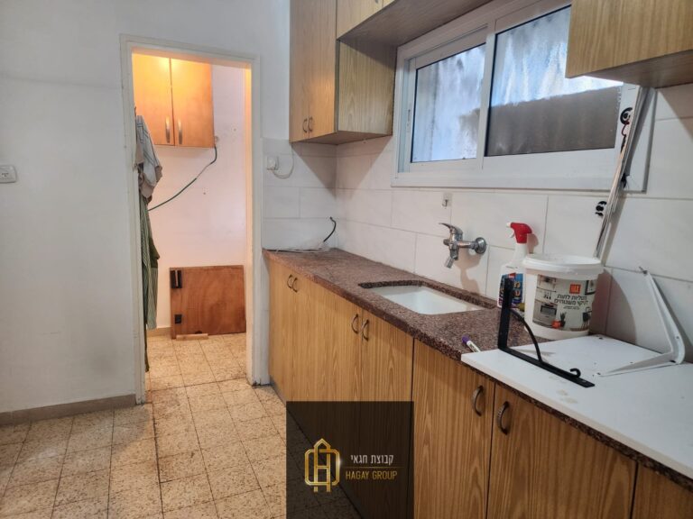 0c537b57-f7c6-4170-a952-555d17f66d10