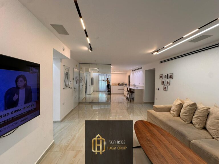 147bd609-fbec-4058-8278-34d799bc0d85