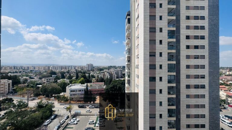 22852020-13a8-41c6-84d6-cb5abf825cd7