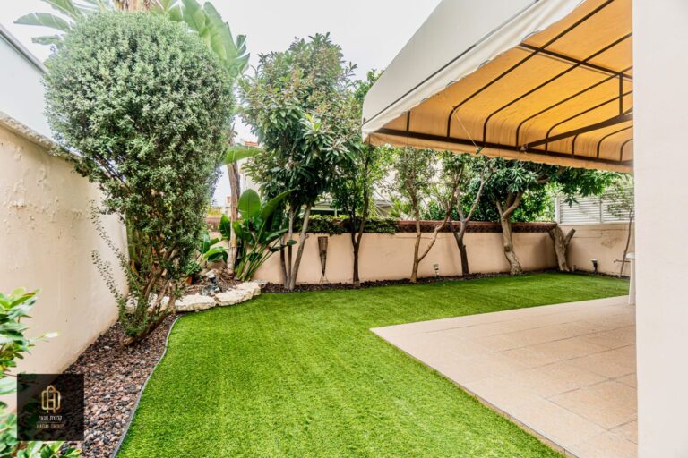 4c05ed56-6756-4e1f-a5e6-c0d52a00f8c4