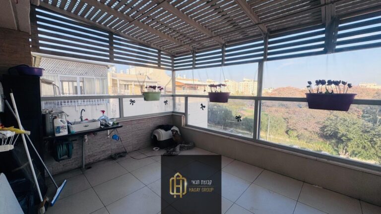 7ae30106-5c4b-4352-a58a-e5186810695a