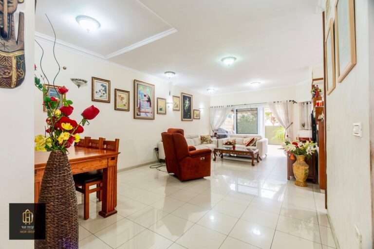 84047e1e-2e5a-4808-a6f2-f333e8c5fbda