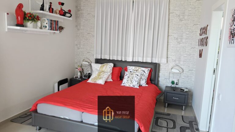 90392374-d4b9-4957-9e9b-5c6242b7d6b3