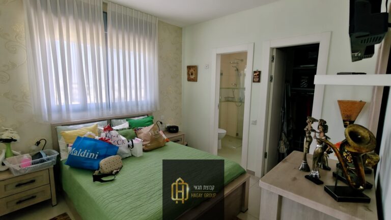 9b1d8a16-1d97-49e4-9d81-6e63252e12db