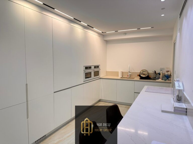 b52bd80b-1214-4077-a06b-9fed94768672