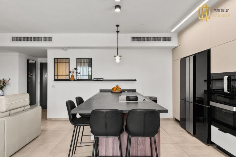 b9f3db5b-8c3f-42e1-aa3f-1a143e41068e