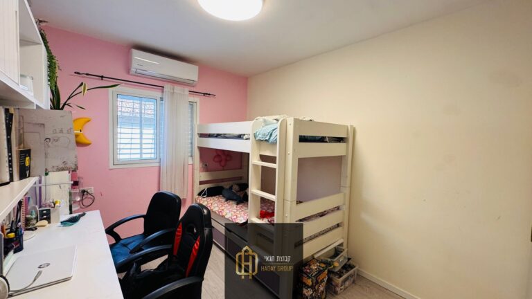 e0c1d3ca-d9d4-473c-a2df-41f39d953fba